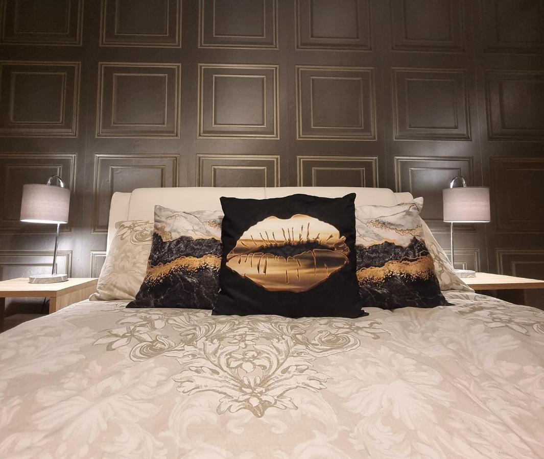 Spacious House City Skyline And Mountain Views Close Too Belfast Centre And Airports Free Parking المظهر الخارجي الصورة