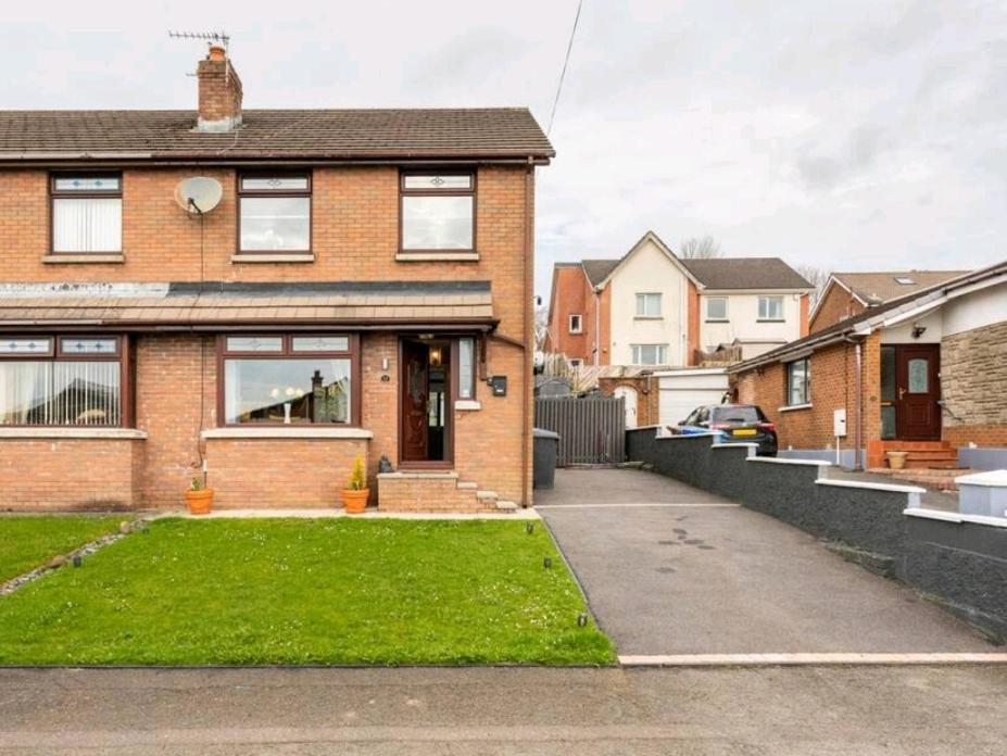 Spacious House City Skyline And Mountain Views Close Too Belfast Centre And Airports Free Parking المظهر الخارجي الصورة