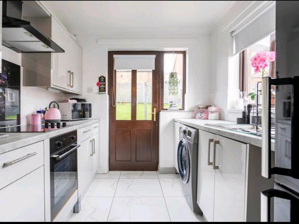 Spacious House City Skyline And Mountain Views Close Too Belfast Centre And Airports Free Parking المظهر الخارجي الصورة