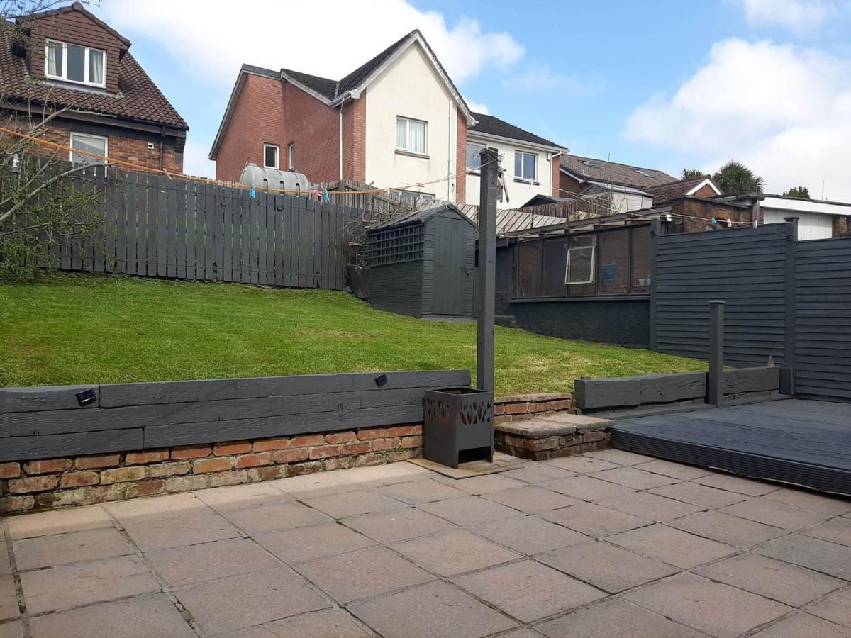 Spacious House City Skyline And Mountain Views Close Too Belfast Centre And Airports Free Parking المظهر الخارجي الصورة